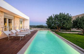 Baroque Blossom Holiday Home