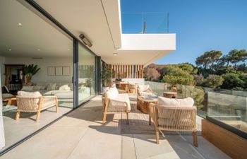 From Sunrise to Sunset Holiday Home