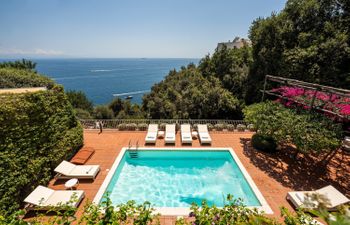 Graceful Sea Holiday Home