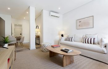 Gran Via Dawn Holiday Home