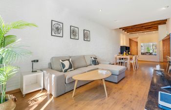 Urban Locale Holiday Home