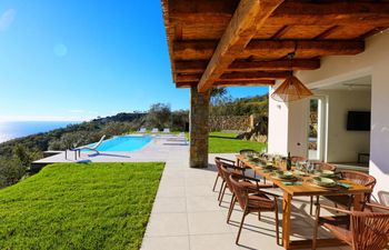 Panoramic Village Holiday Home