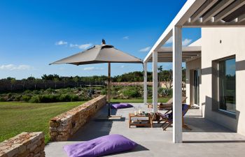 Sunlit Villa Holiday Home