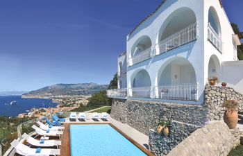 Naples Bay View Holiday Home