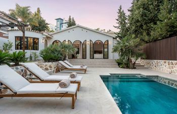 Suntouched Abode Holiday Home