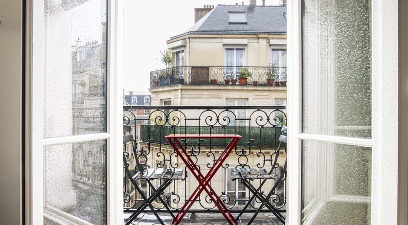 Photo of Corner Metropolis