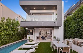 Rooftop Sunset Holiday Home