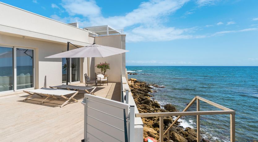 Photo of Avola's Cliff