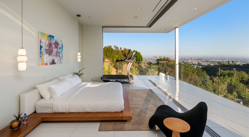 Photo of Front Row Mulholland