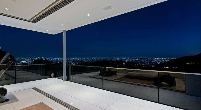 Photo of Front Row Mulholland