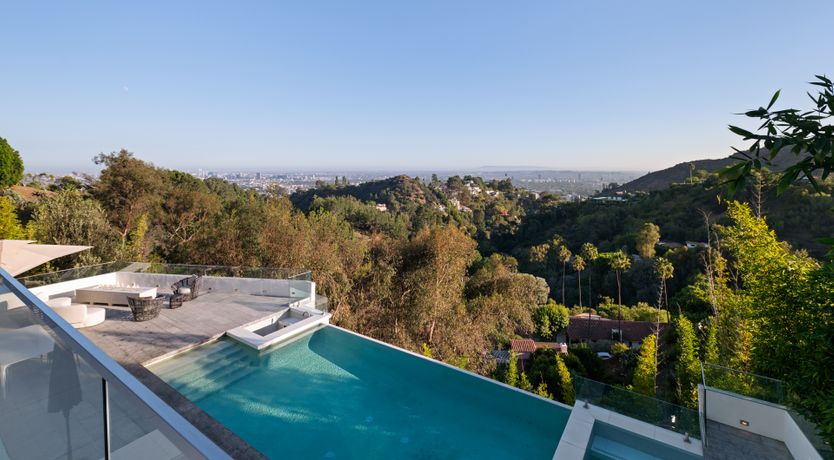 Photo of Front Row Mulholland