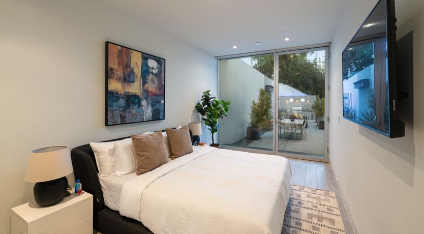 Photo of Front Row Mulholland