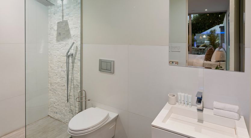 Photo of Front Row Mulholland