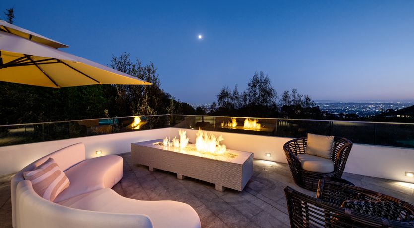 Photo of Front Row Mulholland