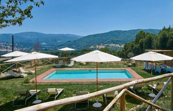 Quiet Tuscan Setting Holiday Home