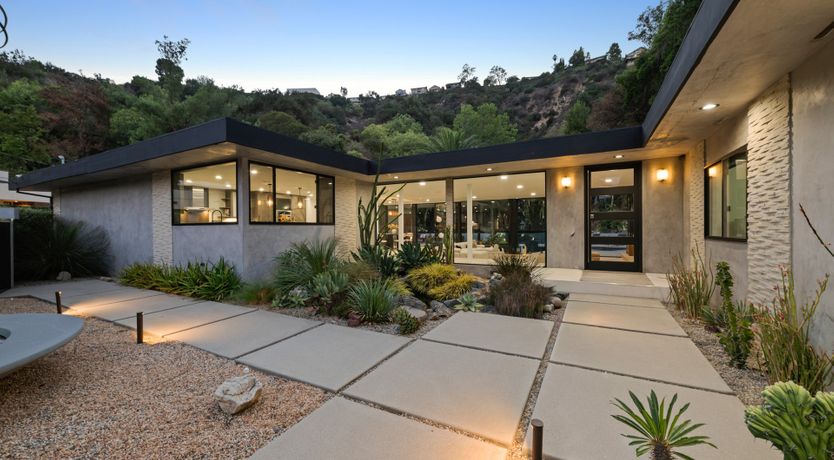 Photo of Beverly Modern