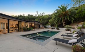 Photo of Beverly Modern