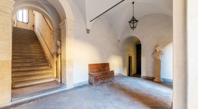 Photo of Renaissance-style Courtyard