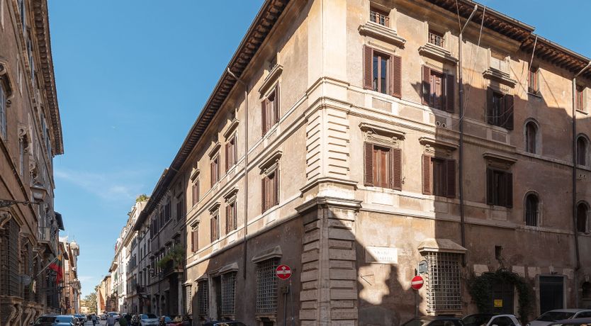 Photo of Renaissance-style Courtyard