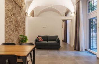 Renaissance-style Courtyard Holiday Home