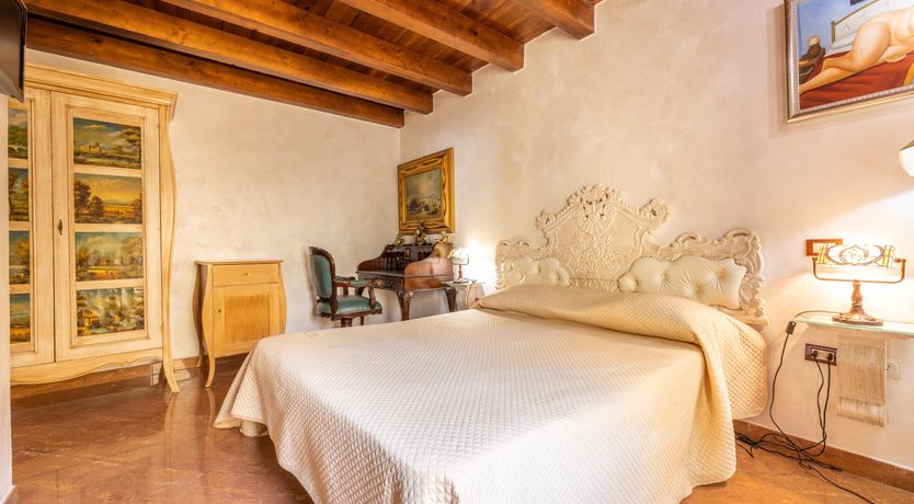 Photo of Salt & Earth