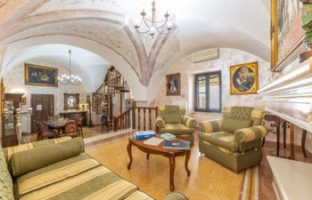 Salt & Earth Holiday Home