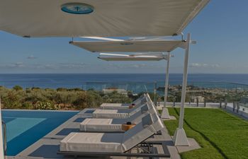 Elysian Outlook Holiday Home