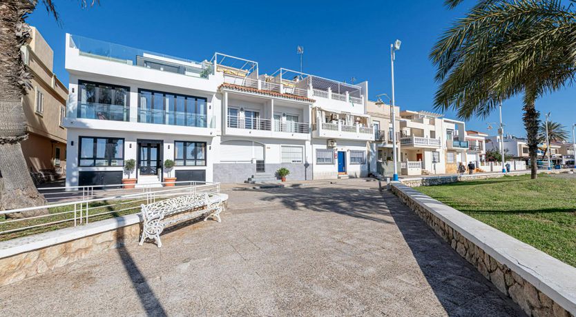 Photo of Stylish Beachfront Abode
