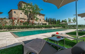 Olive Stone Gaze Holiday Home