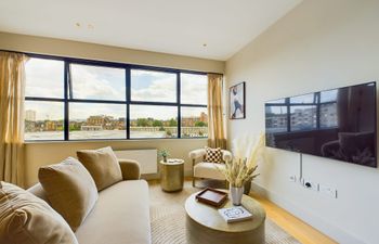 Waterside Perch Holiday Home