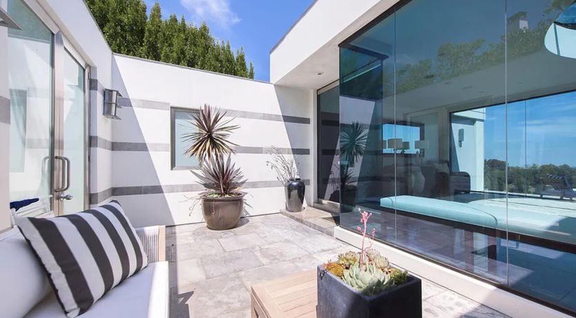 Photo of Beverly Hills Riche