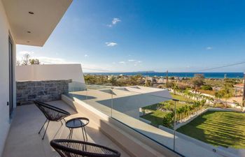 Sunny Sea Holiday Home