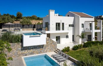 Skaleta Grove Holiday Home