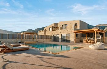 Peaceful Moon Holiday Home