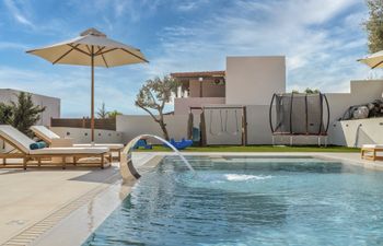 Horizon Crest Holiday Home