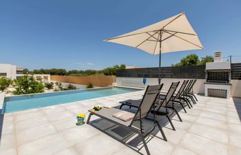 Radiant Sanctuary Holiday Home