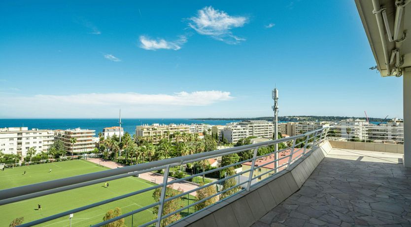 Photo of Bay of Cannes Vistas