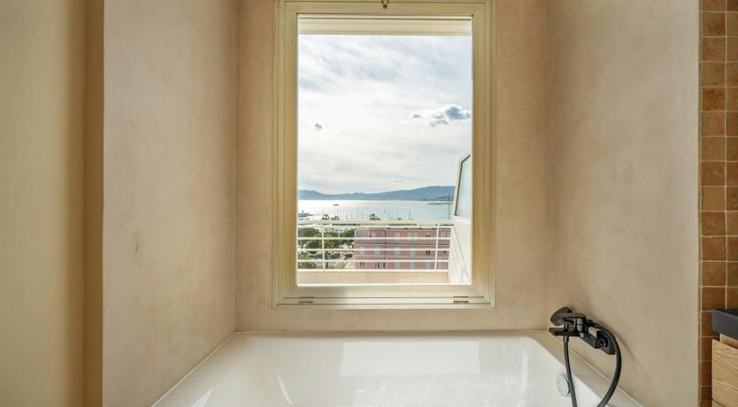 Photo of Bay of Cannes Vistas