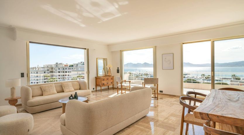 Photo of Bay of Cannes Vistas