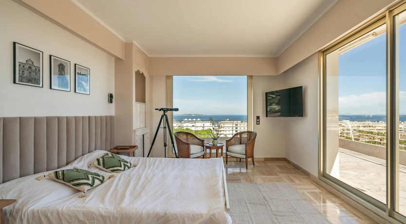 Photo of Bay of Cannes Vistas