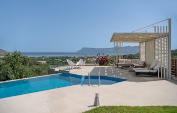 Azure and Stone Holiday Home