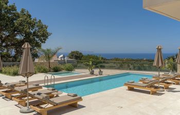 Magic Horizon Holiday Home