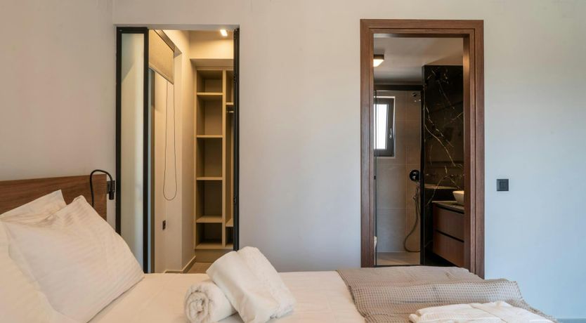 Photo of Cretan Jewels