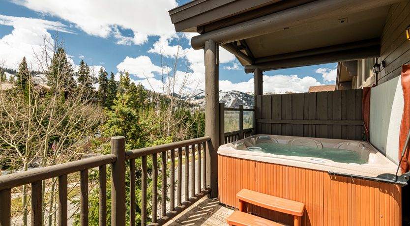 Photo of Mountain Lodge Escape