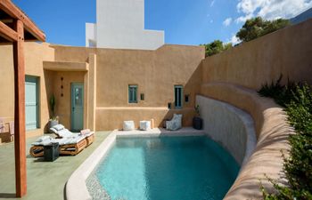 Sun Living Holiday Home