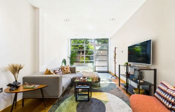 City Scope Holiday Home