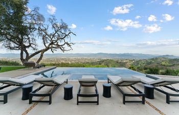 Hollywood High Life Holiday Home