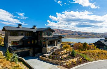 Pine Love Holiday Home