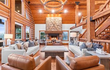 Majestic Mountain Holiday Home