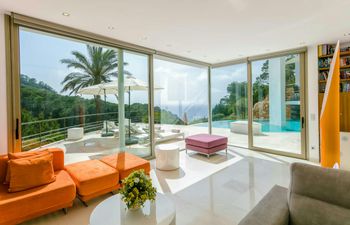 Glass & Golden Skies Holiday Home